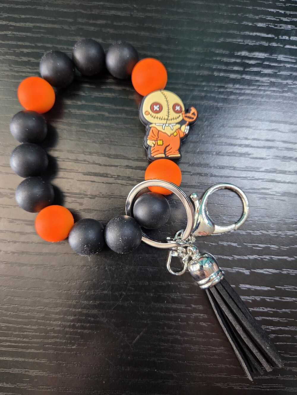 Trick Or Treat-Sam Silicone Bead Wrist Keychain - Black & Orange